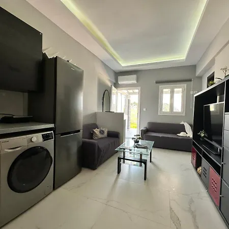 Nisos Family House 페라마